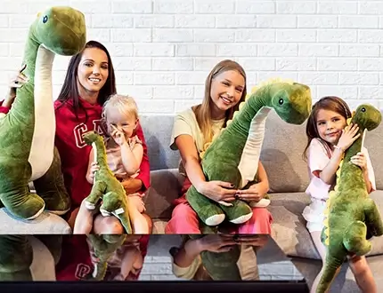 Grandi dinosauri di peluche