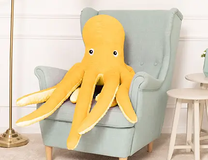 Grandi calamari di peluche